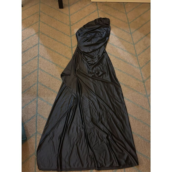NEW Black Satin 1 Shoulder Long Sleeve High Slit Maxi Dress S - Picture 4 of 6